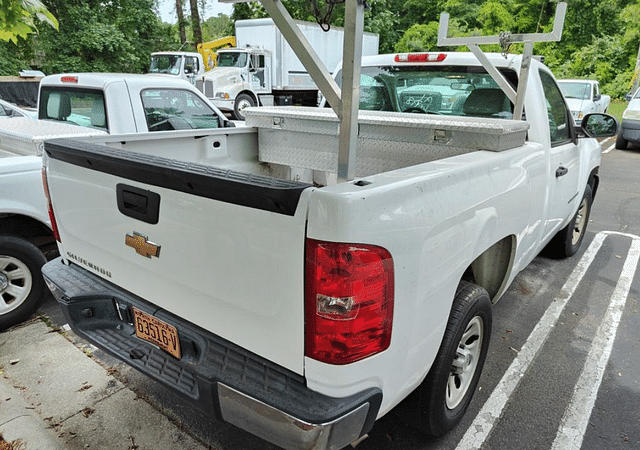 Image of Chevrolet Silverado equipment image 4