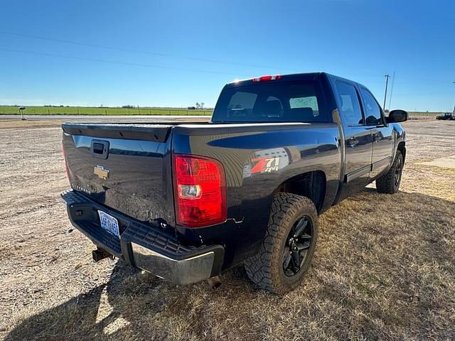 Image of Chevrolet Silverado equipment image 3