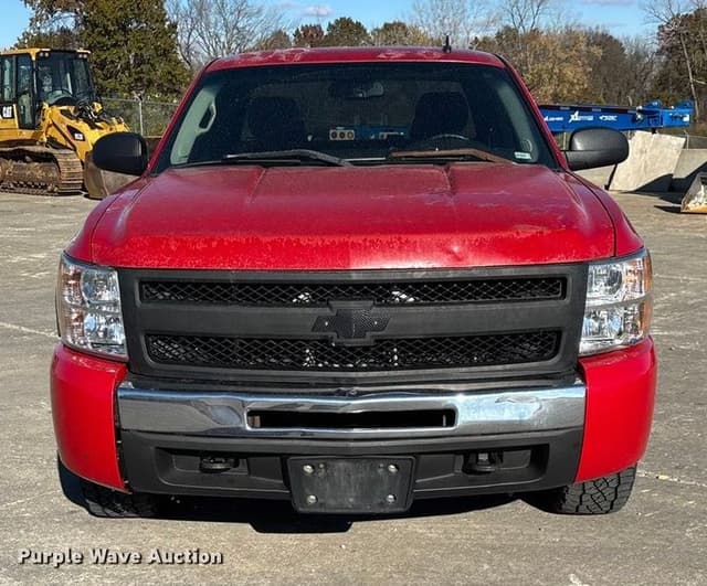Image of Chevrolet Silverado equipment image 1