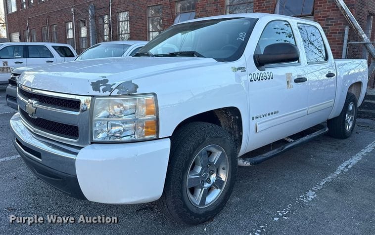 2009 Chevrolet Silverado Equipment Image0