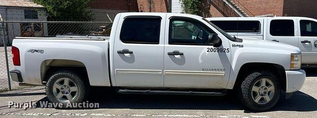 Image of Chevrolet Silverado equipment image 3