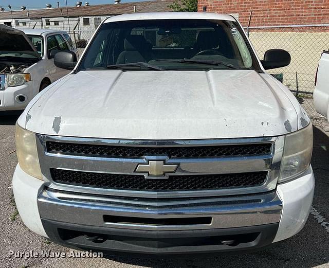Image of Chevrolet Silverado equipment image 1