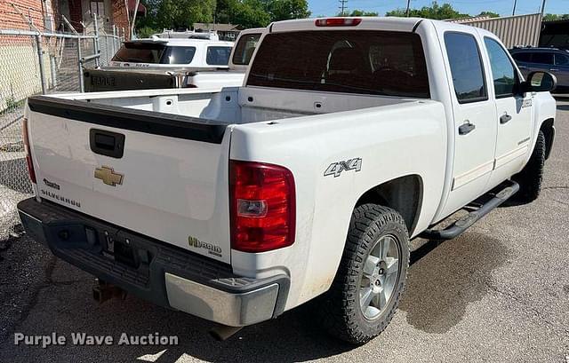 Image of Chevrolet Silverado equipment image 4