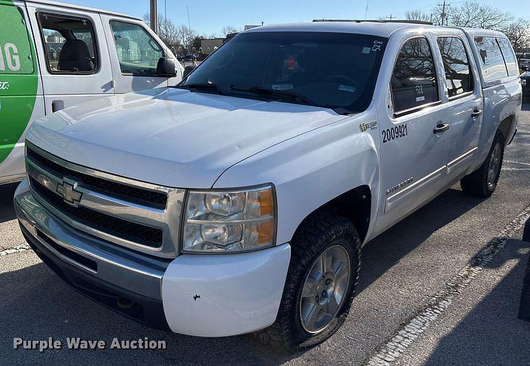 Image of Chevrolet Silverado Primary image