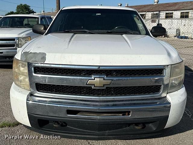 Image of Chevrolet Silverado equipment image 1