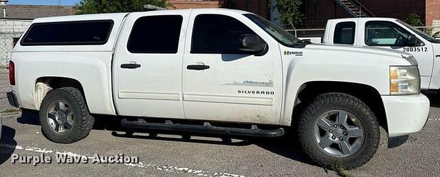 Image of Chevrolet Silverado equipment image 3