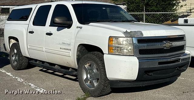 Image of Chevrolet Silverado equipment image 2
