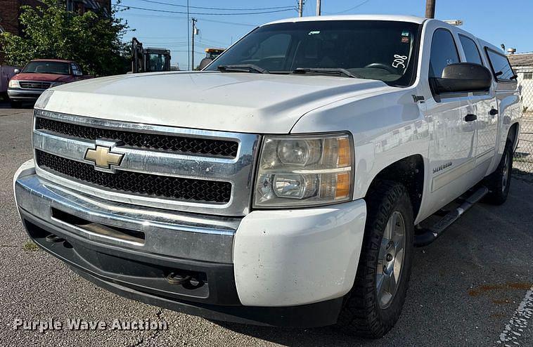 Image of Chevrolet Silverado Primary image