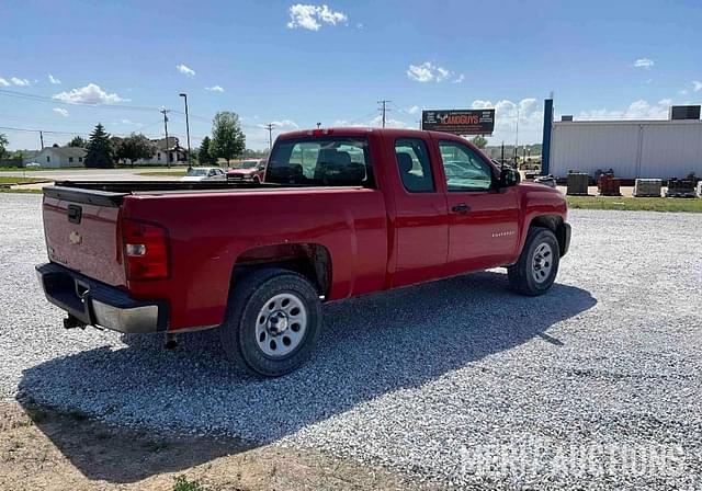 Image of Chevrolet Silverado equipment image 4