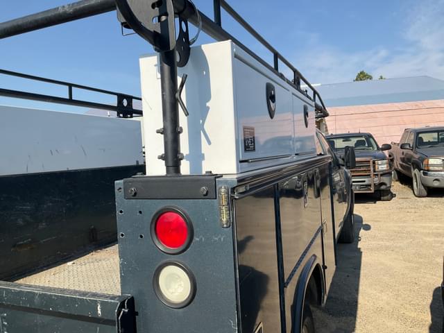 Image of Chevrolet 2500HD equipment image 4