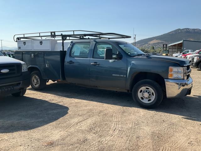 Image of Chevrolet 2500HD equipment image 3