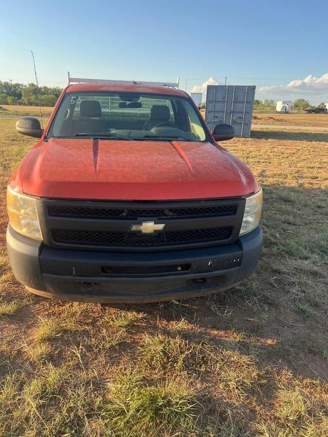 Image of Chevrolet Silverado equipment image 1