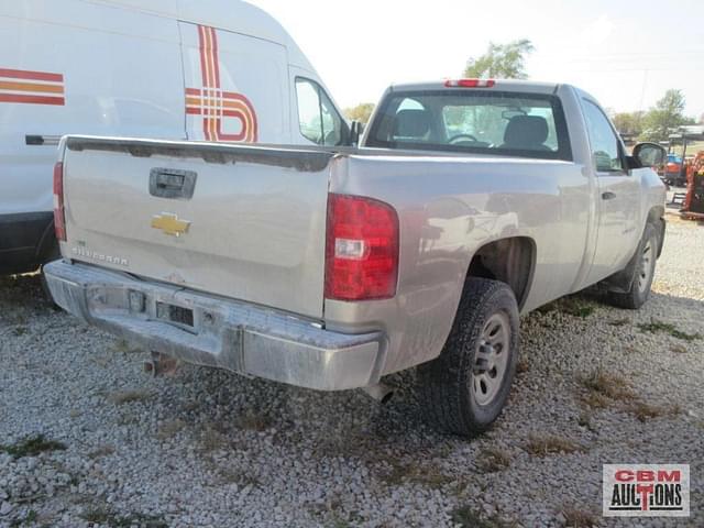 Image of Chevrolet Silverado equipment image 3