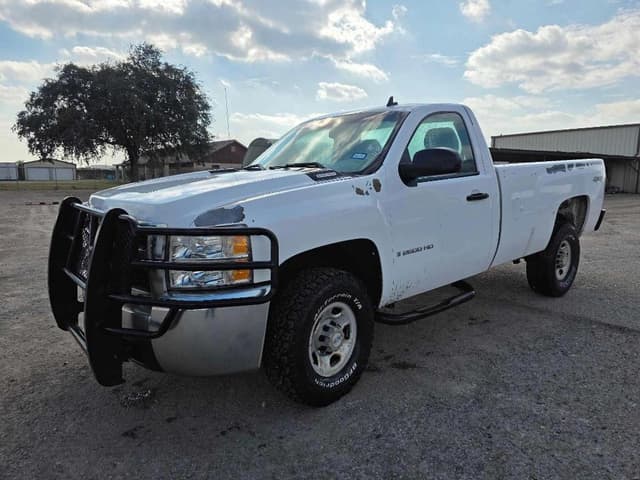 Image of Chevrolet 2500HD equipment image 1