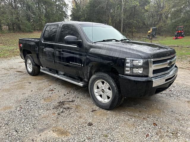 Image of Chevrolet Silverado equipment image 4