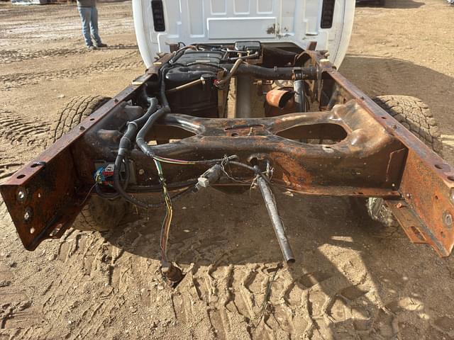 Image of Chevrolet 2500HD equipment image 3