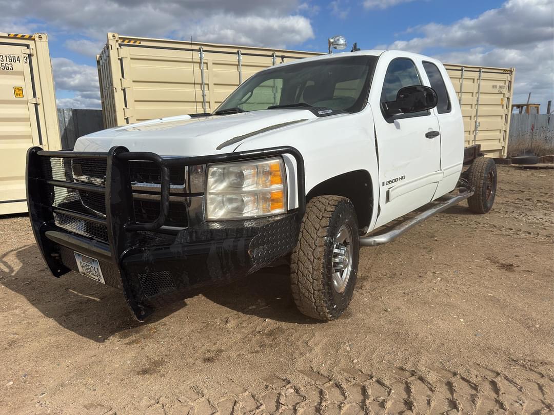 Image of Chevrolet 2500HD Primary image