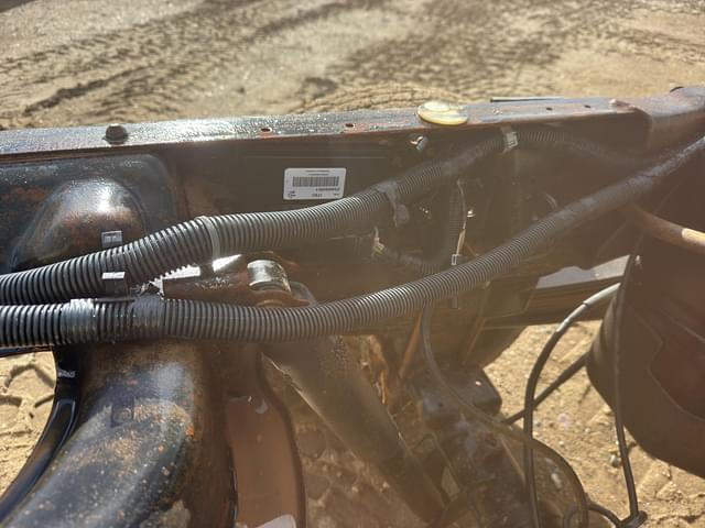 Image of Chevrolet 2500HD equipment image 4