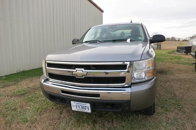 Image of Chevrolet Silverado equipment image 1