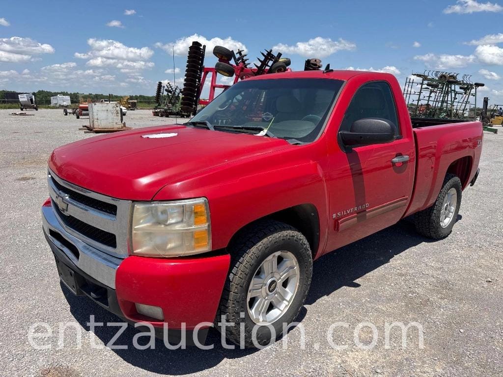 2009 Chevrolet Silverado Equipment Image0