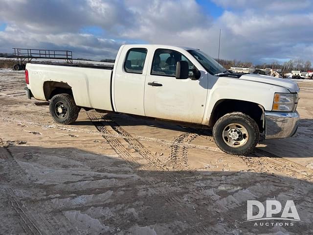 Image of Chevrolet 2500 equipment image 2