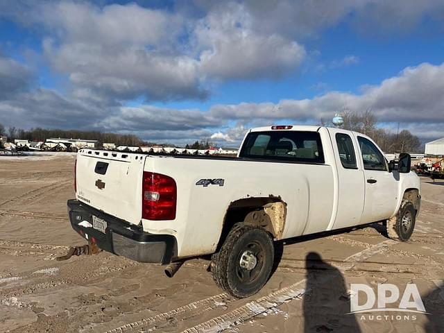 Image of Chevrolet 2500 equipment image 4