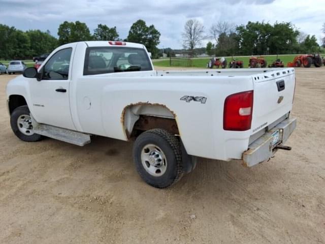 Image of Chevrolet 2500HD equipment image 2