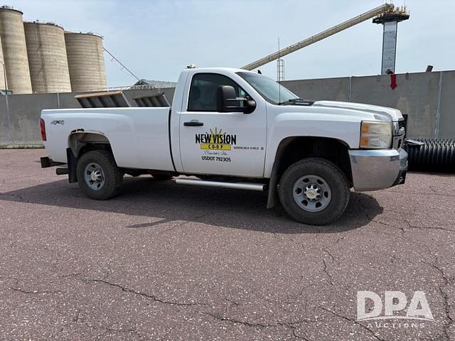 Image of Chevrolet 2500HD equipment image 1