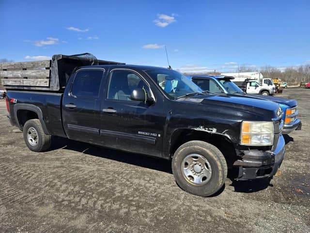 Image of Chevrolet 2500HD equipment image 3