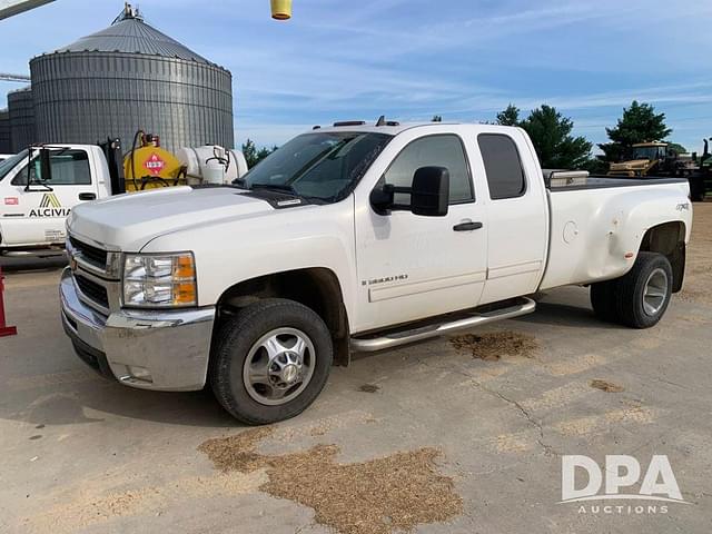 Image of Chevrolet 3500 equipment image 1