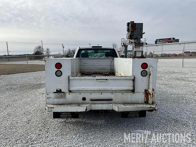 Image of Chevrolet 3500 equipment image 3