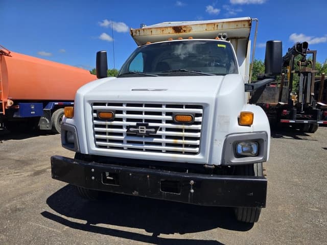 Image of Chevrolet C7500 equipment image 1