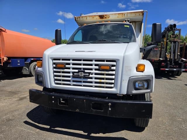 Image of Chevrolet C7500 equipment image 1