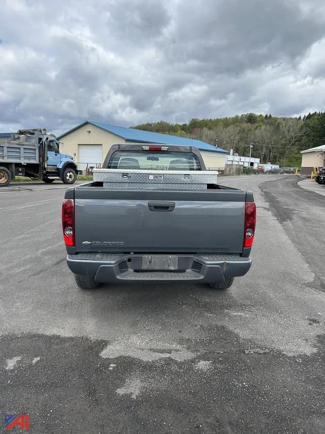 Image of Chevrolet Colorado equipment image 2
