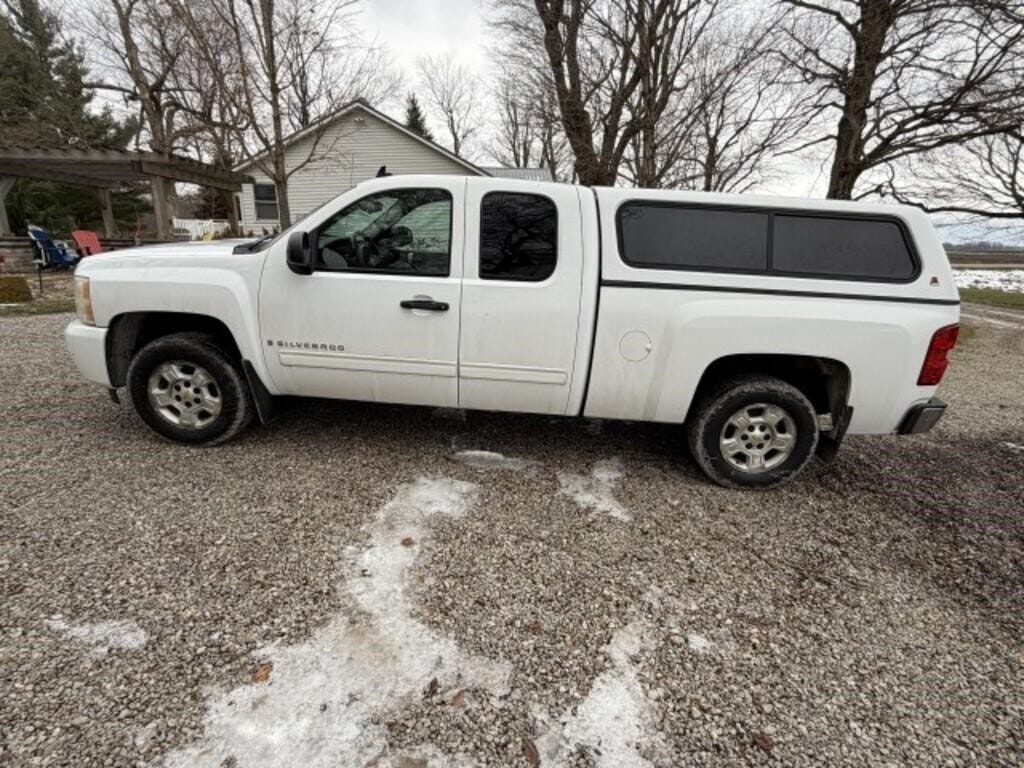 2009 Chevrolet 1500 Equipment Image0