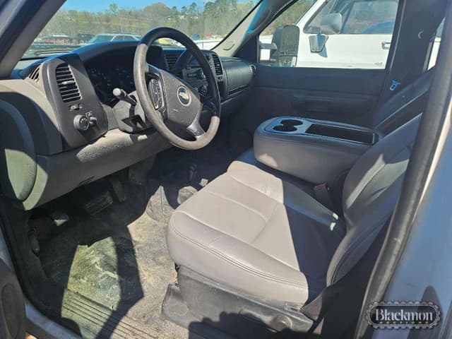 Image of Chevrolet 1500 equipment image 3