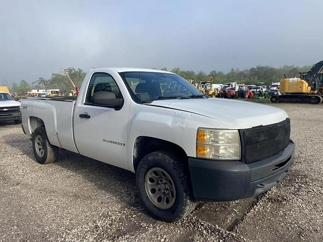 Image of Chevrolet 1500 equipment image 3