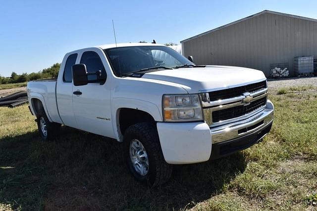 Image of Chevrolet 2500HD equipment image 3