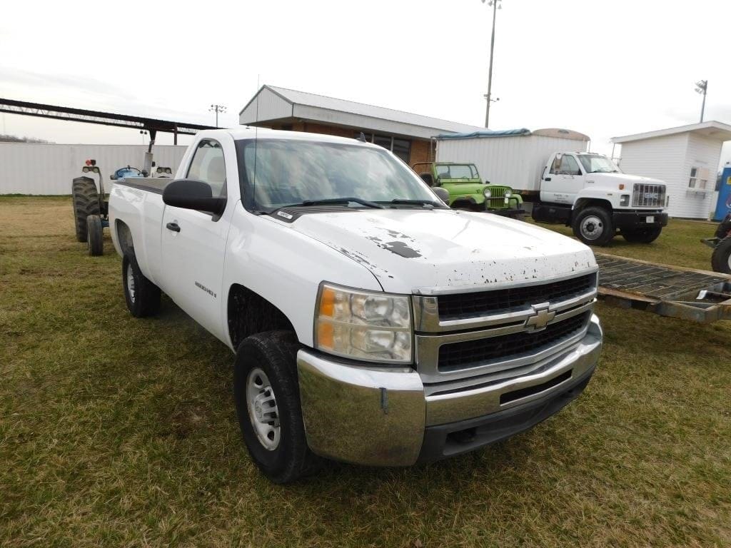 2009 Chevrolet 2500HD Equipment Image0