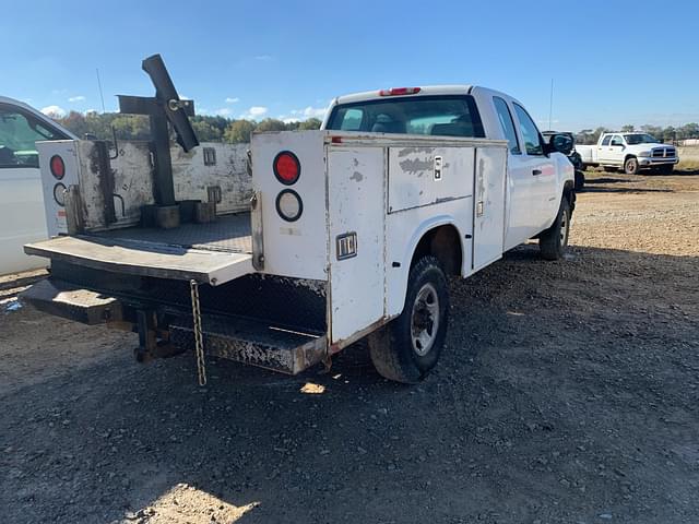 Image of Chevrolet Silverado equipment image 3