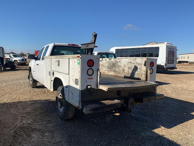 Image of Chevrolet Silverado equipment image 1