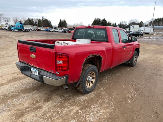 Image of Chevrolet Silverado equipment image 2