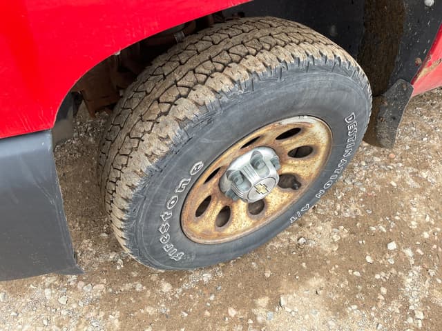 Image of Chevrolet Silverado equipment image 4