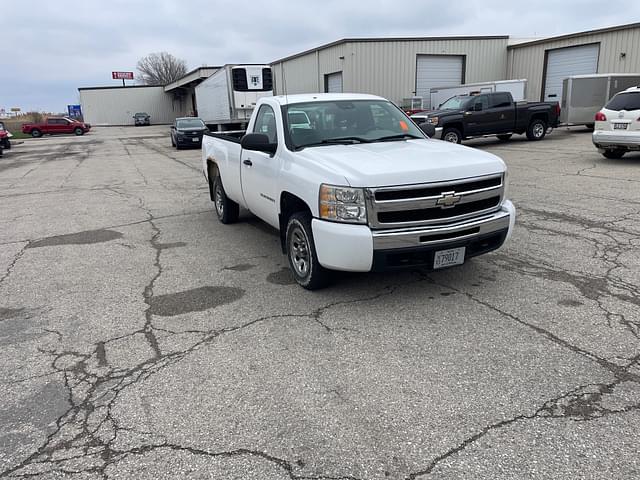 Image of Chevrolet Silverado equipment image 2