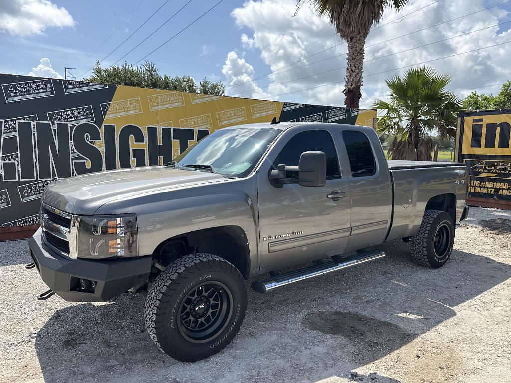 Image of Chevrolet Silverado Primary image