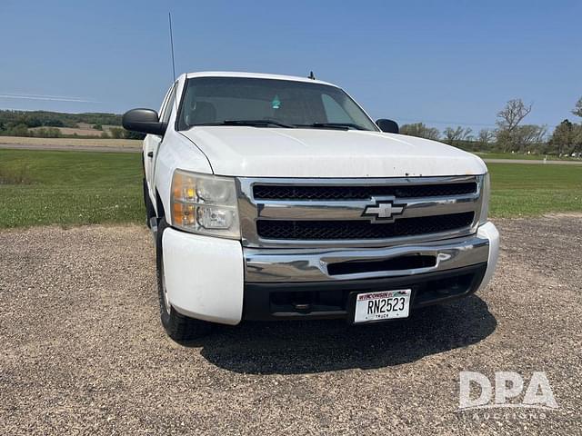 Image of Chevrolet Silverado equipment image 3