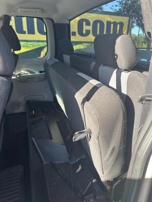 Image of Chevrolet Silverado equipment image 4
