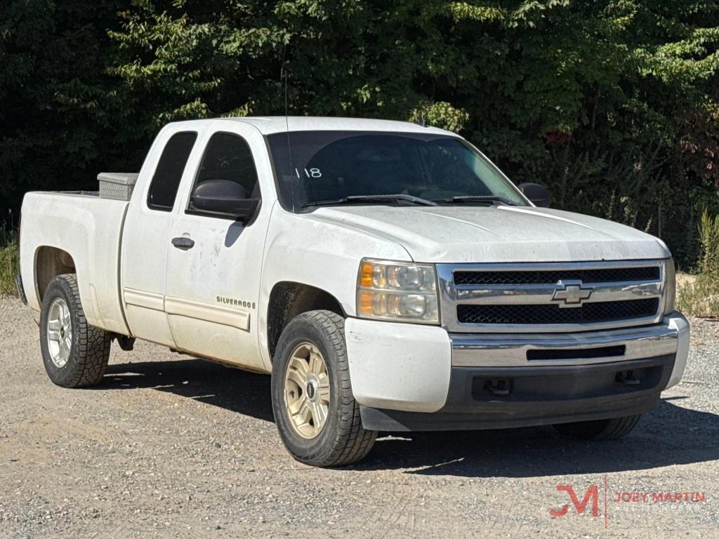 Image of Chevrolet Silverado Primary image