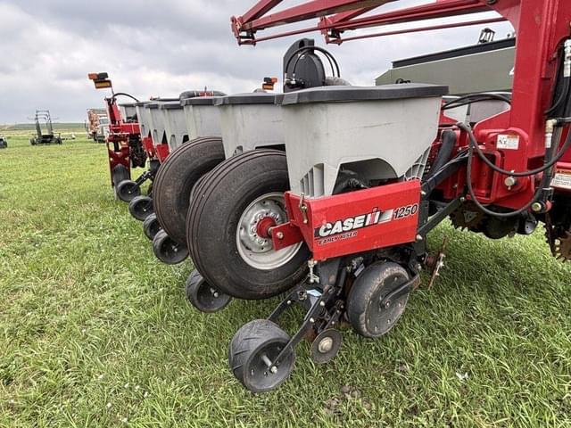 Image of Case IH 1250 equipment image 4
