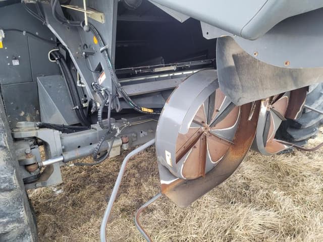 Image of CLAAS LEXION 575R equipment image 4